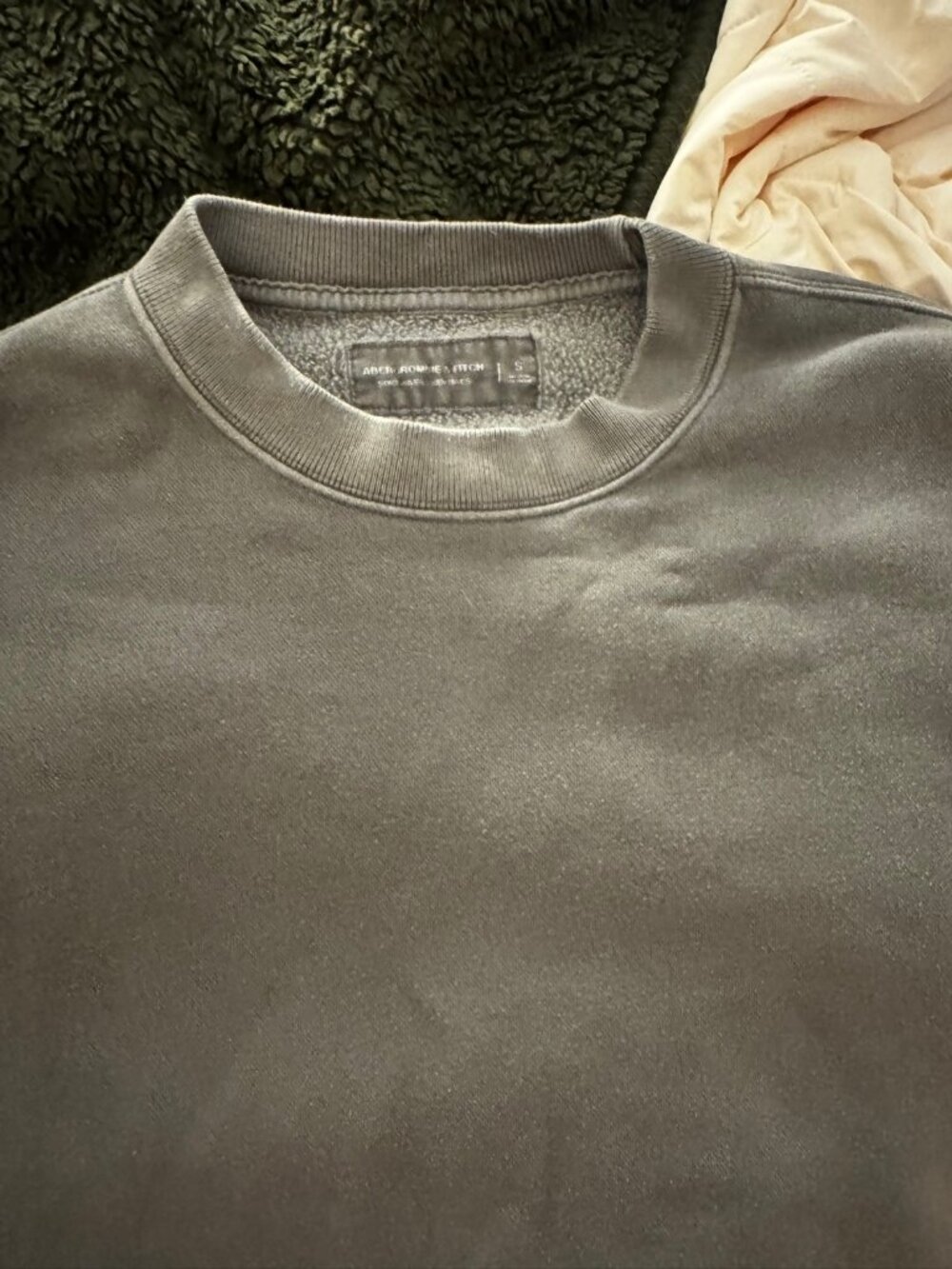 Abercrombie & Fitch Essential Crew Sweatshirt Washed Gray Size S